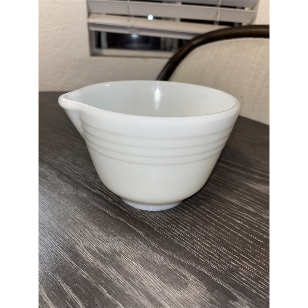 Vtg  7" White Pyrex Ribbed Milk Glass Mixing Bowl for Hamilton Beach‎ Mixer #1